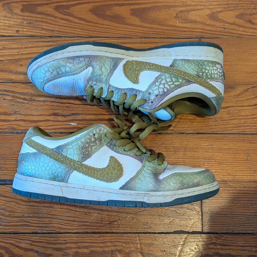 Nike Green and White Sneakers